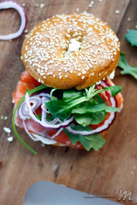 Bagel au cream cheese et saumon fumé - Miss Crumble