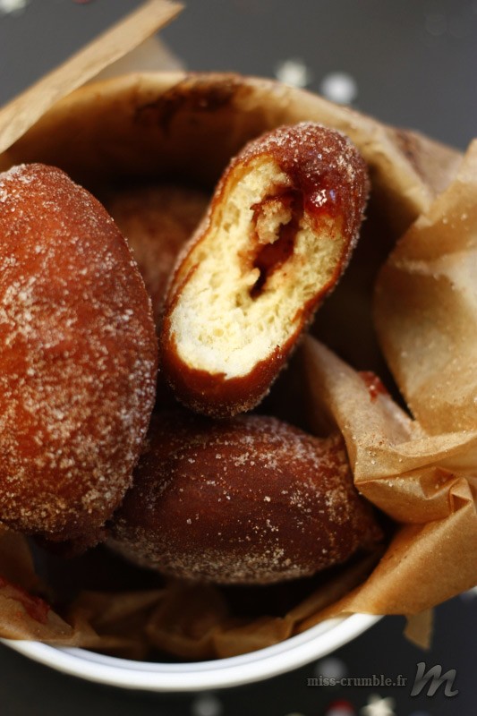 Beignets fourrés à la confiture