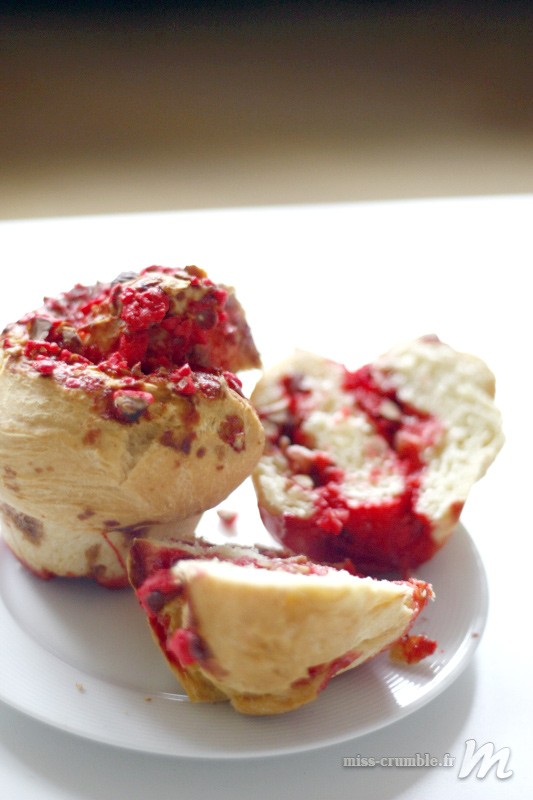 Brioche-Saint-Genix-pralines-roses