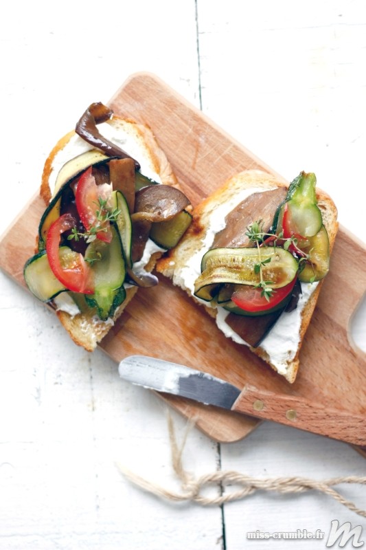 Bruschetta-légumes-grillés-chèvre-frais-Apéritif-Rians